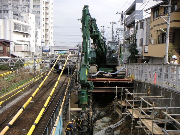 リーダレス 杭打機 RX2300 | 春日基礎株式会社